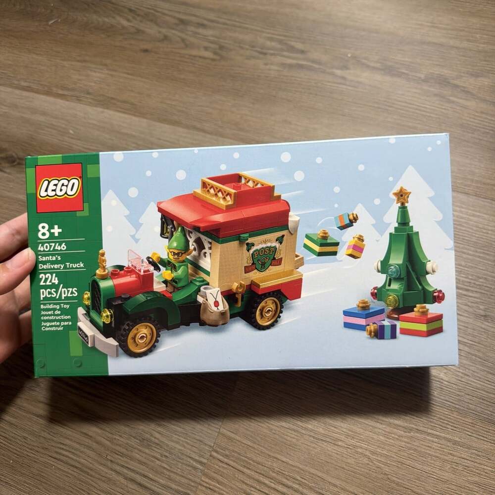 LEGO: Santa's Delivery Truck (40746)
